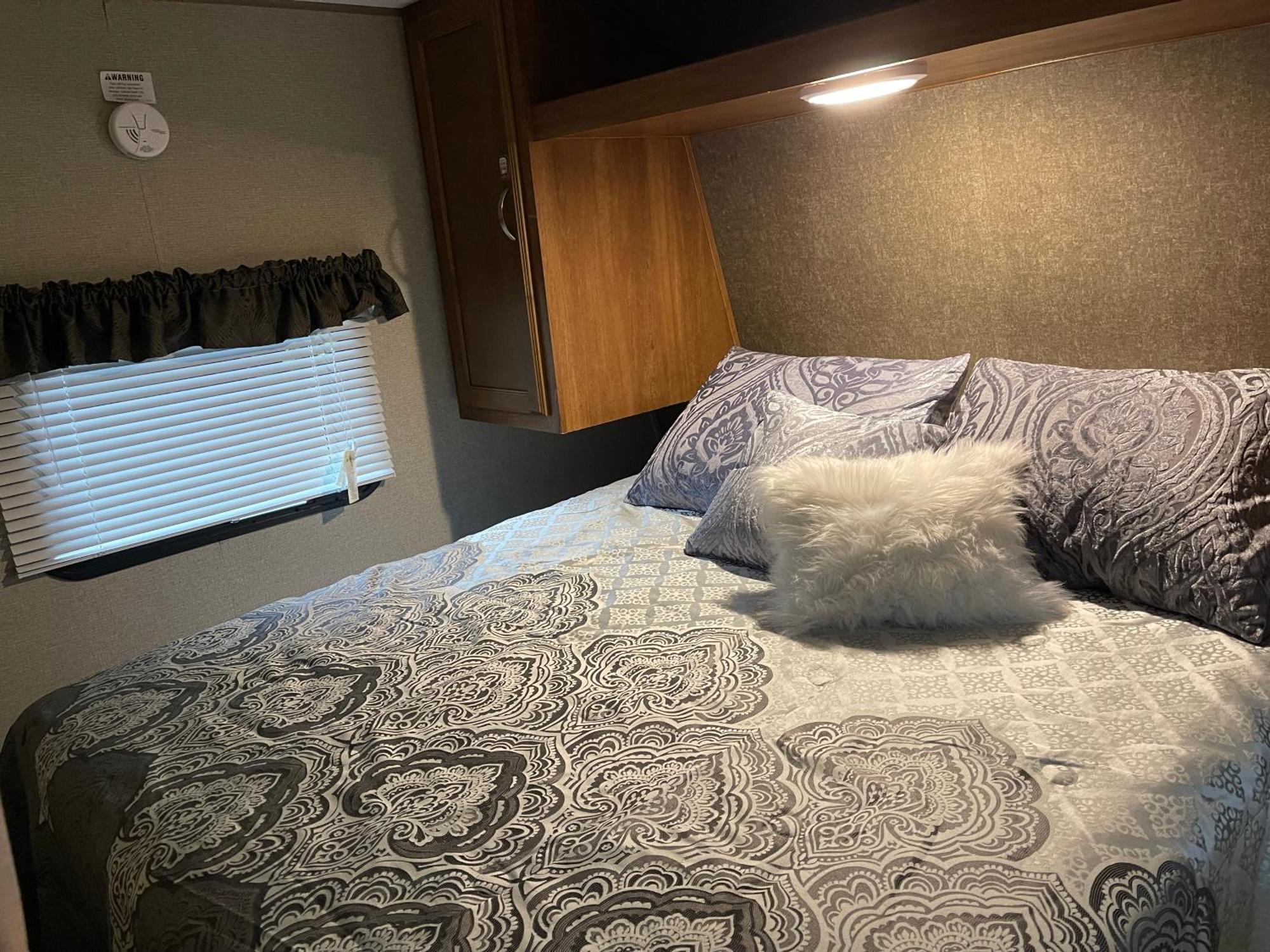 Whispering Oak Mansion Apartment Bear Екстериор снимка